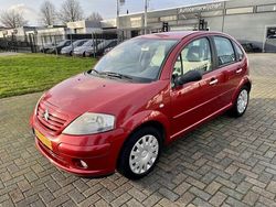 Rood Gebruikt 2003 Citroën C3 Exclusive Hatchback | € 1.650 (Iets duurder)