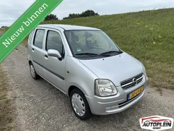 Grijs Gebruikt 2003 Opel Agila Comfort Hatchback | € 1.499 (Eerlijke prijs)