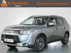 Grijs Gebruikt 2015 Mitsubishi Outlander Edition SUV | € 13.900 (Goede deal)