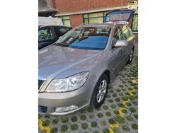 Beige Gebruikt 2009 Skoda Octavia Elegance Stationwagen | € 3.750 (Eerlijke prijs)
