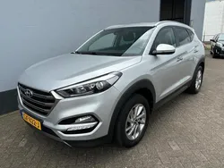 Grijs, metallic lak Gebruikt 2015 Hyundai Tucson Comfort SUV | € 15.750 (Eerlijke prijs)