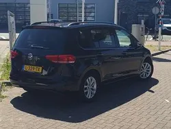 Zwart Gebruikt 2016 VW Touran MPV | € 12.950 (Eerlijke prijs)
