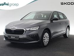 Grijs Nieuw 2025 Skoda Scala Essence Hatchback | € 25.490