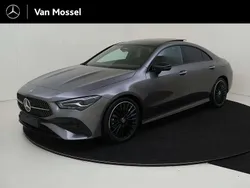 , metallic lak Nieuw 2024 Mercedes CLA180 AMG line Sedan | € 56.410 (Duur)