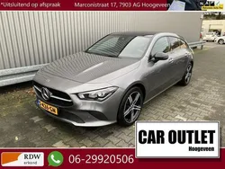 Grijs, metallic lak Gebruikt 2020 Mercedes CLA180 Shooting Brake Stationwagen | € 21.950 (Eerlijke prijs)