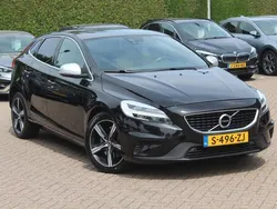 Zwart Gebruikt 2018 Volvo V40 R-Design Stationwagen | € 17.550 (Eerlijke prijs)