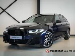 Zwart, metallic lak Gebruikt 2022 BMW 530e M Sport Stationwagen | € 45.950 (Eerlijke prijs)