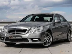 Grijs, metallic lak Gebruikt 2009 Mercedes E350 Avantgarde Sedan | € 29.950