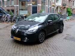 Zwart Gebruikt 2014 Renault Clio IV Dynamique Hatchback | € 9.000 (Eerlijke prijs)