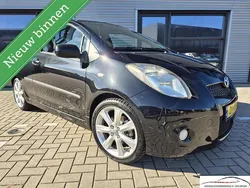 Zwart Gebruikt 2007 Toyota Yaris Hatchback | € 4.900 (Eerlijke prijs)