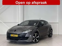 Grijs, metallic lak Gebruikt 2010 Renault Mégane Coupé R.S. Coupé | € 9.400 (Eerlijke prijs)