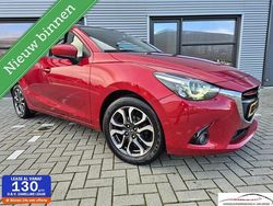 Rood Gebruikt 2015 Mazda 2 Hatchback | € 7.900 (Eerlijke prijs)