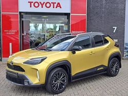 Zwart Gebruikt 2022 Toyota Yaris Hybrid SUV | € 28.499 (Iets duurder)