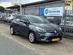 Grijs, metallic lak Gebruikt 2018 Renault Clio IV LIMITED Hatchback | € 7.245 (Eerlijke prijs)