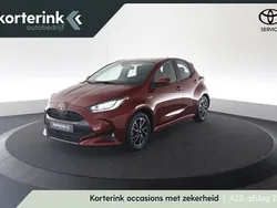 Rood Gebruikt 2021 Toyota Yaris Hybrid Hatchback | € 19.950 (Eerlijke prijs)