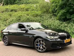 Zwart Gebruikt 2023 BMW 530e M Sport Sedan | € 46.440 (Eerlijke prijs)