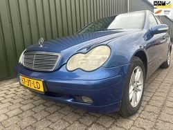 Blauw Gebruikt 2002 Mercedes C180 Elegance Sedan | € 1.799 (Eerlijke prijs)