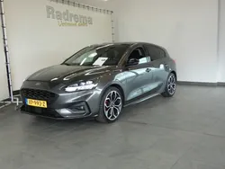 Grijs Gebruikt 2019 Ford Focus ST-Line Hatchback | € 18.900 (Eerlijke prijs)
