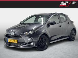Grijs Gebruikt 2023 Toyota Yaris Hybrid Active Hatchback | € 21.950 (Eerlijke prijs)