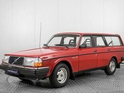 Rood Gebruikt 1983 Volvo 240 Stationwagen | € 24.900