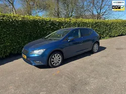 Blauw, metallic lak Gebruikt 2014 Seat Leon Style Hatchback | € 8.888 (Eerlijke prijs)