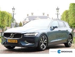 Blauw, metallic lak Gebruikt 2023 Volvo V60 Stationwagen | € 38.400 (Super prijs)