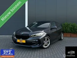 Grijs Gebruikt 2021 BMW 118 M Sport Hatchback | € 22.950 (Eerlijke prijs)