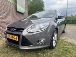 Bruin Gebruikt 2013 Ford Focus Stationwagen | € 3.445 (Eerlijke prijs)
