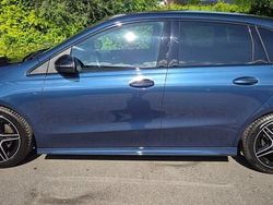 Blauw, metallic lak Gebruikt 2019 Mercedes B180 Business MPV | € 24.450 (Eerlijke prijs)