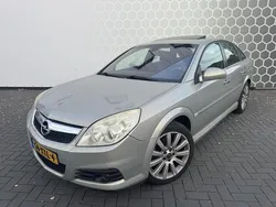 Grijs Gebruikt 2007 Opel Vectra GTS Executive Hatchback | € 950