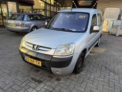 Grijs Gebruikt 2004 Peugeot Partner Quiksilver Van | € 990 (Super prijs)