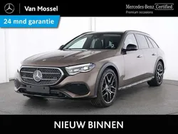 Bruin Gebruikt 2024 Mercedes E300 Stationwagen | € 79.945
