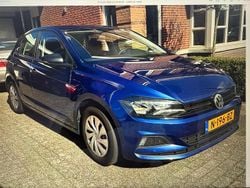 Blauw (metallic) Gebruikt 2018 VW Polo Comfortline Hatchback | € 9.500 (Goede deal)