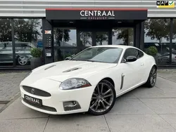 Wit, metallic lak Gebruikt 2007 Jaguar XKR Coupé | € 28.450 (Iets duurder)