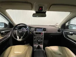 Grijs, metallic lak Gebruikt 2011 Volvo V60 Momentum Stationwagen | € 5.750 (Eerlijke prijs)