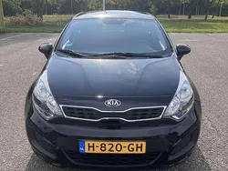 Zwart Gebruikt 2013 Kia Rio 2 Hatchback | € 6.000 (Eerlijke prijs)