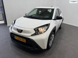 Wit Gebruikt 2022 Toyota Aygo Play Hatchback | € 16.450 (Eerlijke prijs)