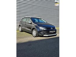 Zwart Gebruikt 2013 VW Polo Cross Hatchback | € 7.950 (Goede deal)