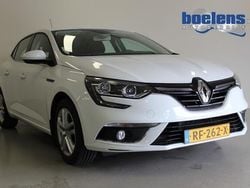 Wit Gebruikt 2018 Renault Mégane IV Zen Hatchback | € 12.879 (Eerlijke prijs)