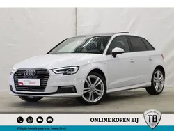 Wit, metallic lak Gebruikt 2018 Audi A3 Sportback e-tron S-Line Sedan | € 28.440 (Duur)