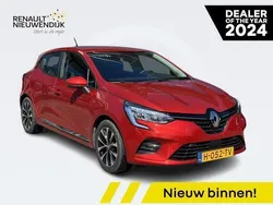 Rood Gebruikt 2020 Renault Clio V Zen Hatchback | € 13.890 (Eerlijke prijs)