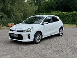 Wit, metallic lak Gebruikt 2017 Kia Rio Hatchback | € 8.999 (Goede deal)