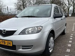 Grijs Gebruikt 2004 Mazda 2 Exclusive Stationwagen | € 1.400 (Goede deal)