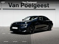 Saphirschwarz metallic (zwart metallic) Gebruikt 2023 BMW 318 Comfort Edition Sedan | € 39.900 (Duur)