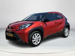 Rood Gebruikt 2022 Toyota Aygo Pulse Hatchback | € 20.880 (Iets duurder)