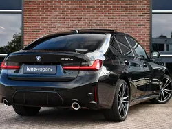 Zwart Gebruikt 2024 BMW 330e M Sport Sedan | € 47.900 (Goede deal)