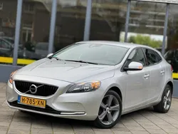 Grijs Gebruikt 2017 Volvo V40 Momentum Stationwagen | € 14.000 (Super prijs)