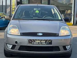 Grijs Gebruikt 2003 Ford Fiesta SE Hatchback | € 2.750 (Eerlijke prijs)