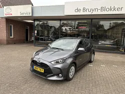 Grijs Gebruikt 2024 Toyota Yaris Hybrid Active Hatchback | € 22.900 (Eerlijke prijs)
