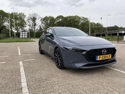 Gebruikt 2019 Mazda 3 Selection Sedan | € 21.000 (Eerlijke prijs)